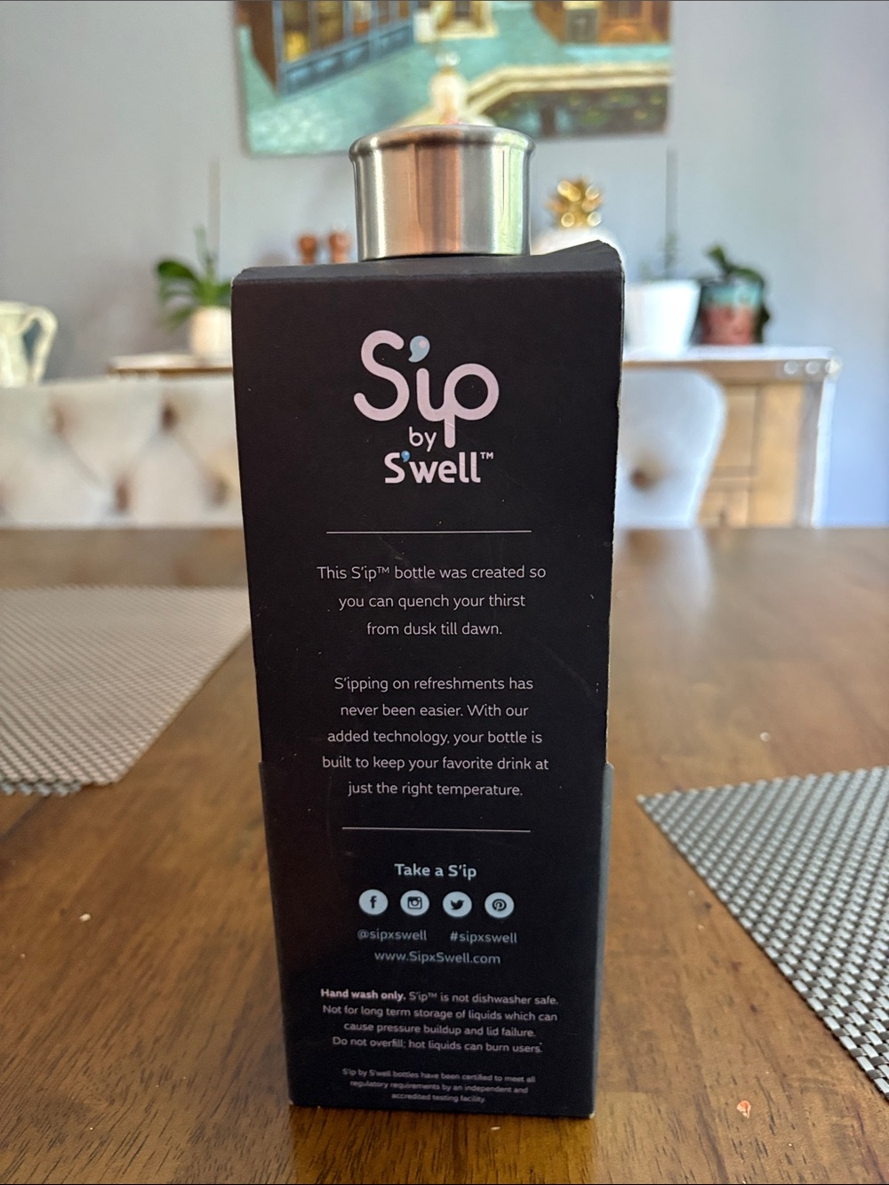 Sip bottle by Swell. Bubblegum Pink Insulated hot and cold water bottle drink - Picture 3 of 5